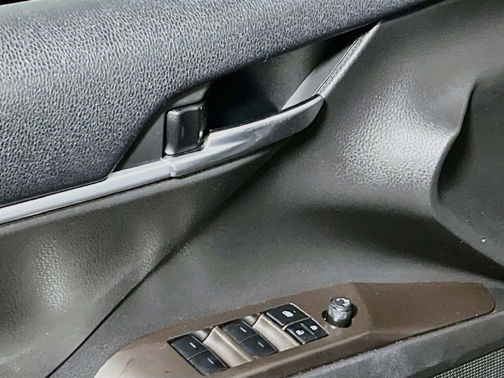 Used 2023 Toyota Camry SE w/ Convenience Package FWD image 14