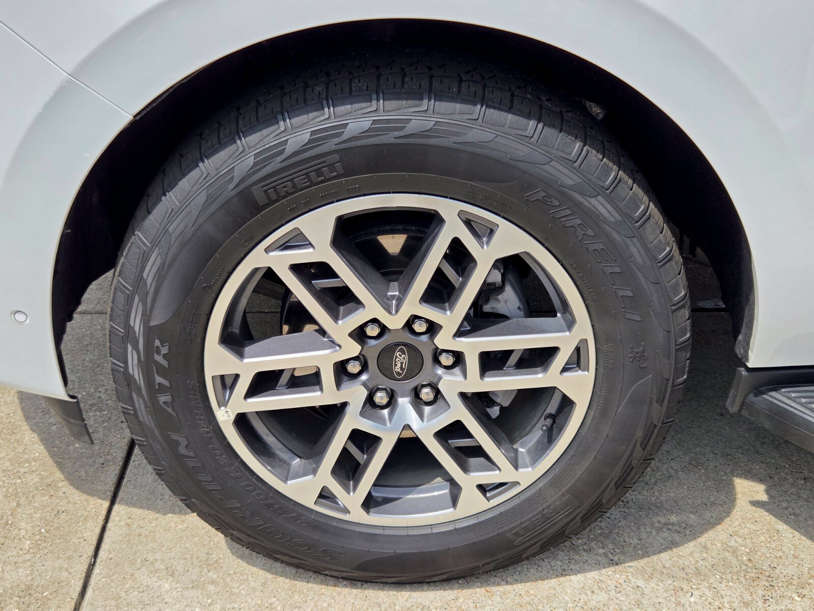 Used 2025 Ford Expedition Active AWD/4WD image 21