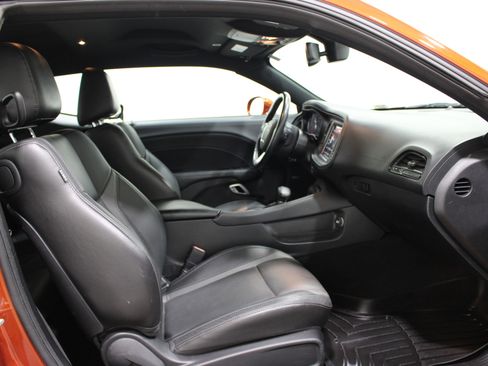 Used 2023 Dodge Challenger SXT w/ Plus Package image 23