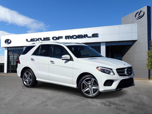 Used 2017 Mercedes-Benz GLE 400 4MATIC image 1