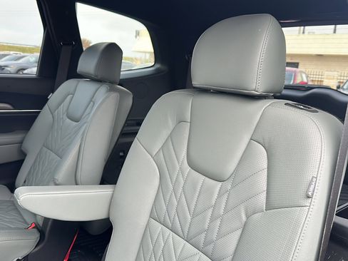 Used 2024 Kia Telluride EX X-Line image 19