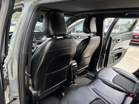 Used 2023 Jeep Compass Latitude w/ Sun and Sound Group image 35