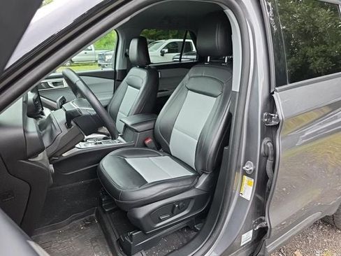 Used 2023 Ford Explorer XLT w/ Equipment Group 202A AWD/4WD image 23