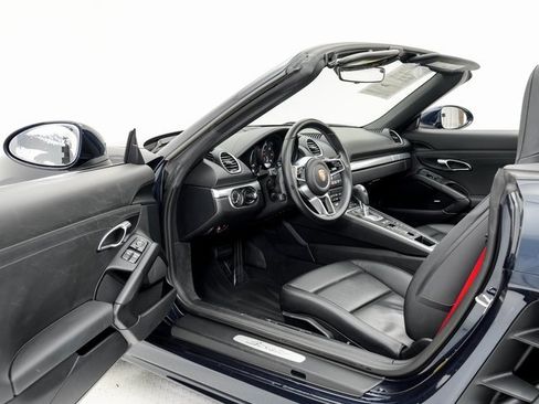 Used 2017 Porsche 718 Boxster image 7