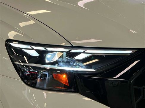 Used 2025 Audi Q8 Premium Plus image 9