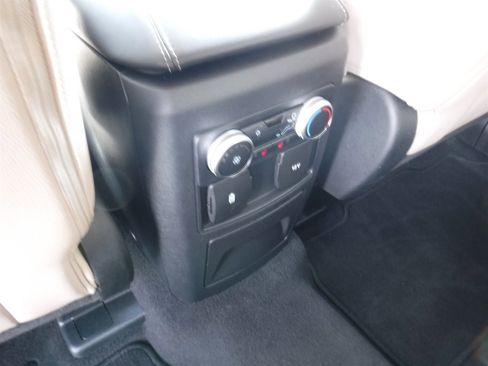 Used 2023 Ford Explorer Limited image 11