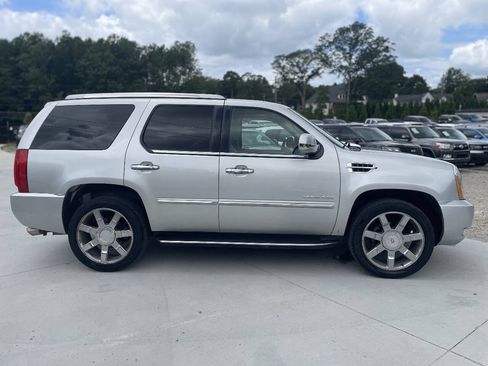 Used 2013 Cadillac Escalade Luxury AWD/4WD image 10