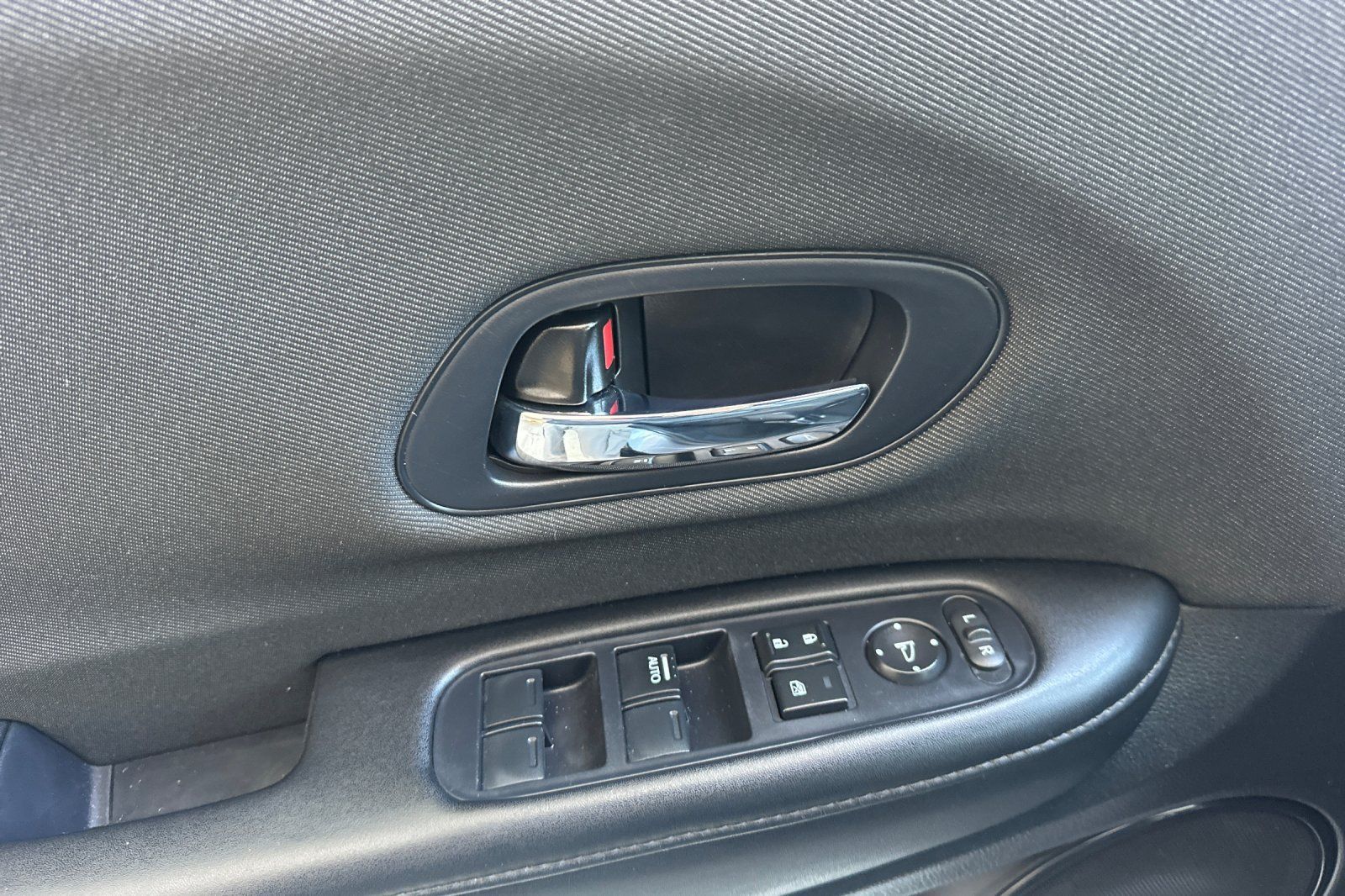 Used 2021 Honda HR-V Sport image 14