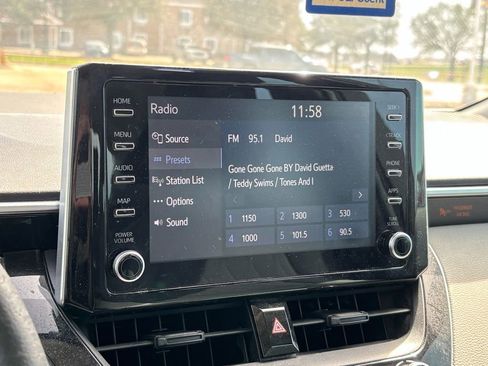 Used 2020 Toyota Corolla LE image 8