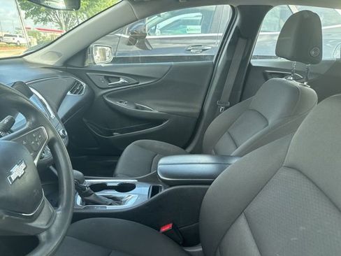 Used 2021 Chevrolet Malibu LT image 5