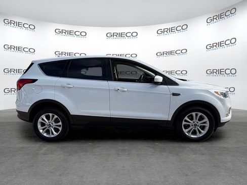 Certified 2019 Ford Escape SE FWD image 8