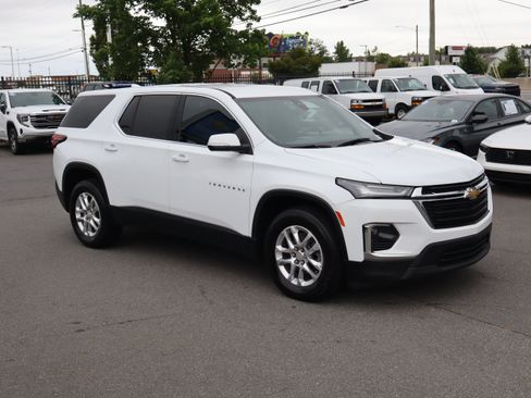Used 2023 Chevrolet Traverse LS w/ Safety Package FWD image 2