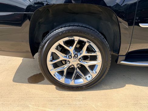 Used 2019 Cadillac Escalade ESV Luxury RWD image 31