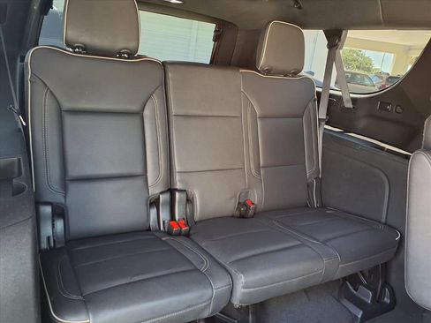 Used 2022 Chevrolet Suburban Premier AWD/4WD image 14