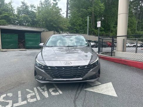 Used 2023 Hyundai Elantra Limited w/ Cargo Package FWD image 2