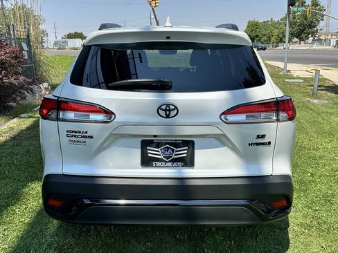 Used 2024 Toyota Corolla Cross AWD Hybrid image 8