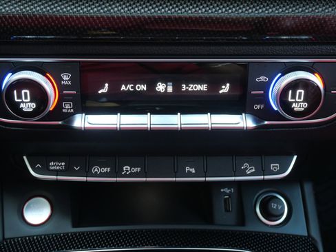 Used 2023 Audi SQ5 Premium Plus w/ Premium Plus Package image 27