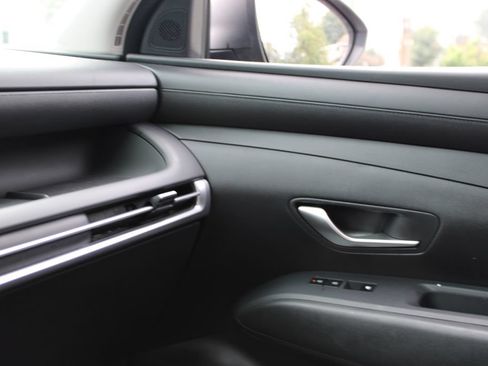 Used 2025 Hyundai Tucson SEL FWD image 17