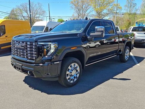 Used 2025 GMC Sierra 2500 Denali Ultimate AWD/4WD image 3