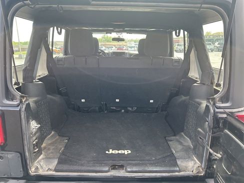 Used 2015 Jeep Wrangler Unlimited Sport image 11
