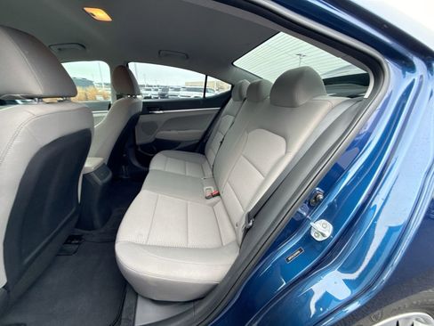 Used 2019 Hyundai Elantra SE image 22