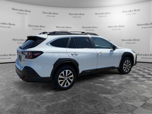 Used 2023 Subaru Outback Premium image 5