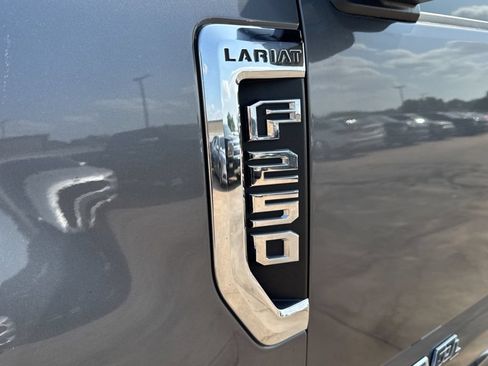 Used 2021 Ford F250 Lariat w/ Lariat Value Package AWD/4WD image 34