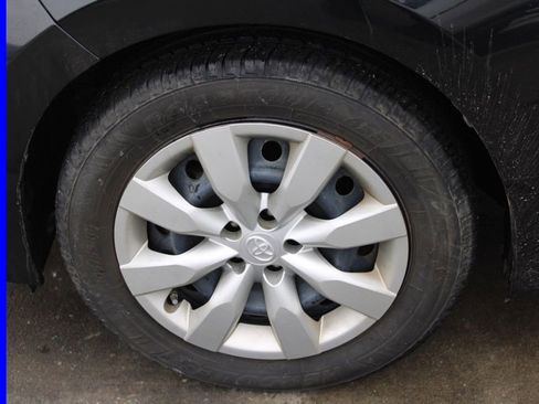 Used 2014 Toyota Corolla LE image 11