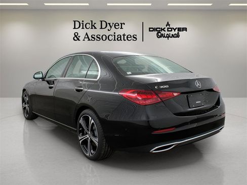 Used 2025 Mercedes-Benz C 300 Sedan image 5