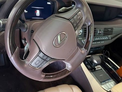 Used 2020 Lexus LS 500 w/ Interior Upgrade Package image 9