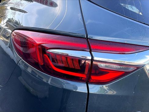 Used 2020 Buick Enclave Essence image 31