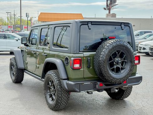 Used 2024 Jeep Wrangler Willys image 9