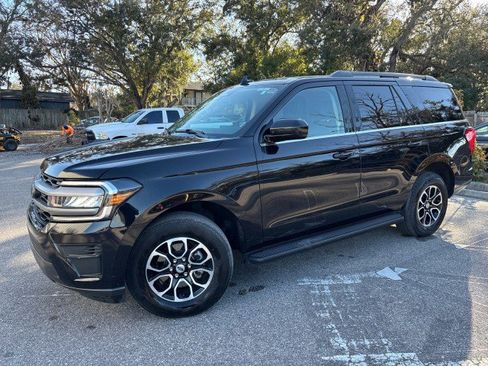 Used 2024 Ford Expedition XLT image 3