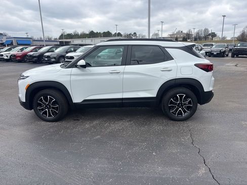 Used 2024 Chevrolet TrailBlazer ACTIV w/ Convenience Package image 4