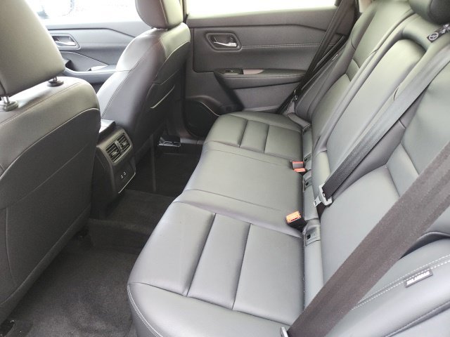 Used 2025 Nissan Rogue SL FWD image 10