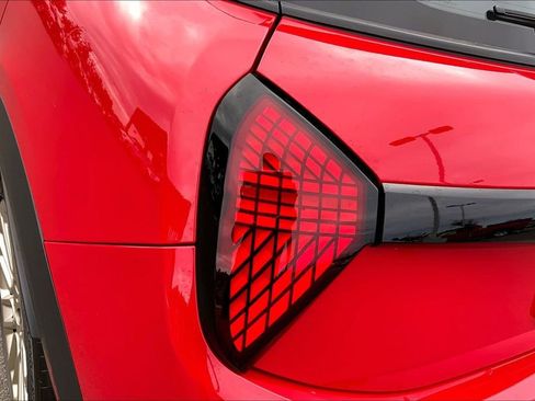 Certified 2025 MINI Cooper S FWD image 31