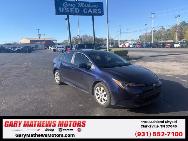 Used 2025 Toyota Corolla LE FWD image 1