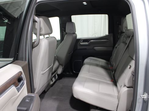 Used 2025 GMC Sierra 1500 SLT RWD image 20