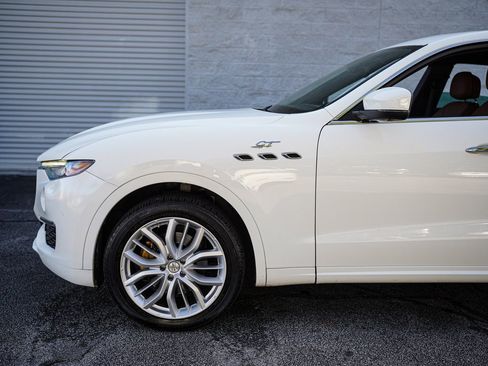 Used 2022 Maserati Levante GT image 10