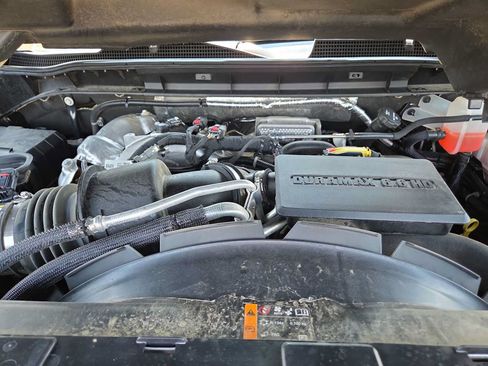 Used 2022 Chevrolet Silverado 2500 Custom w/ Custom Value Package AWD/4WD image 17