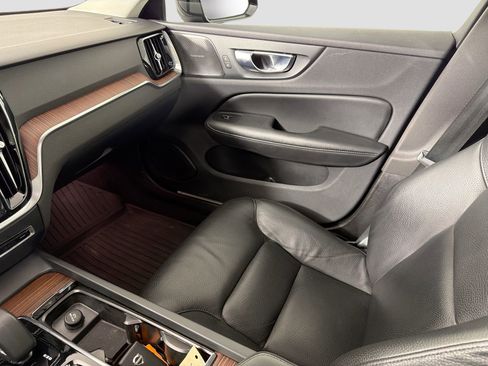 Certified 2024 Volvo S60 B5 Plus image 25