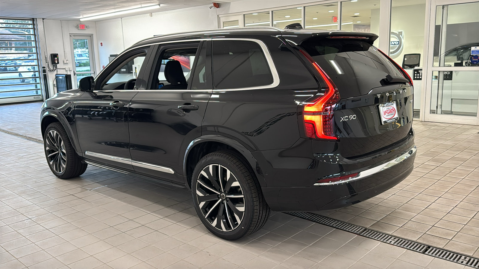 New 2026 Volvo XC90 T8 Plus w/ Protection Package AWD/4WD image 7