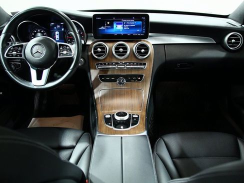 Used 2019 Mercedes-Benz C 300 4MATIC Sedan image 4