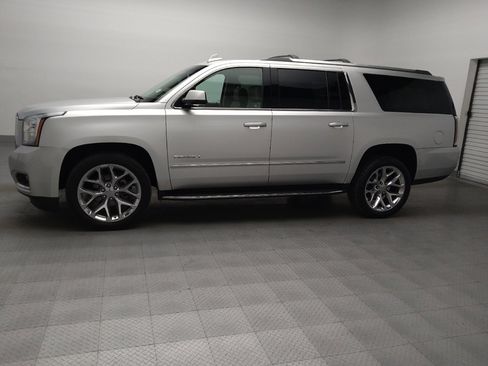 Used 2018 GMC Yukon XL Denali image 2