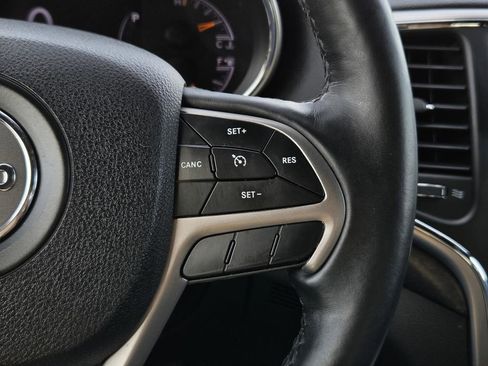 Used 2018 Jeep Grand Cherokee Altitude RWD image 19