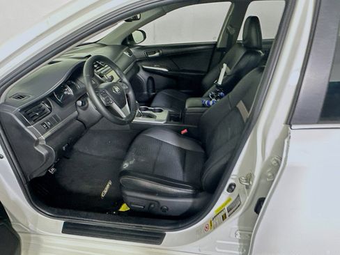 Used 2014 Toyota Camry SE image 13