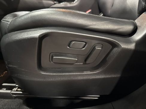 Used 2023 MAZDA CX-9 Touring image 17