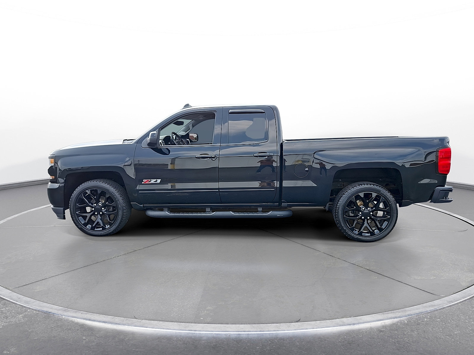 Used 2019 Chevrolet Silverado 1500 LT w/ All Star Edition AWD/4WD image 5