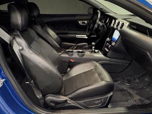 Used 2022 Ford Mustang GT Premium w/ Black Accent Package RWD image 14