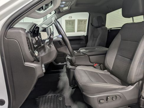Used 2024 GMC Sierra 2500 SLE w/ SLE Convenience Package image 17